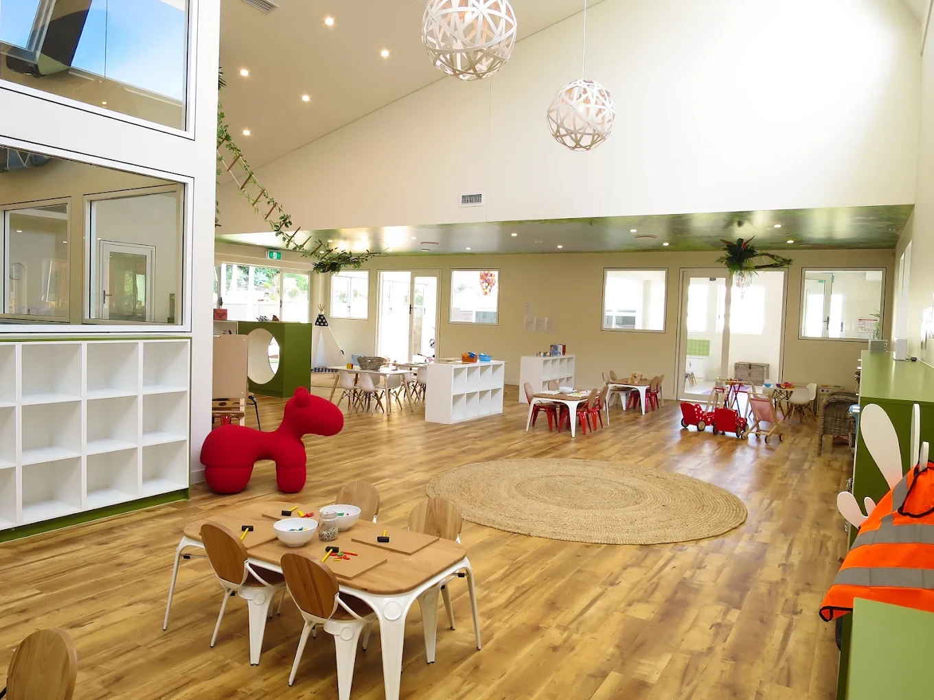 Greenwood Bronte — ambient dining lighting